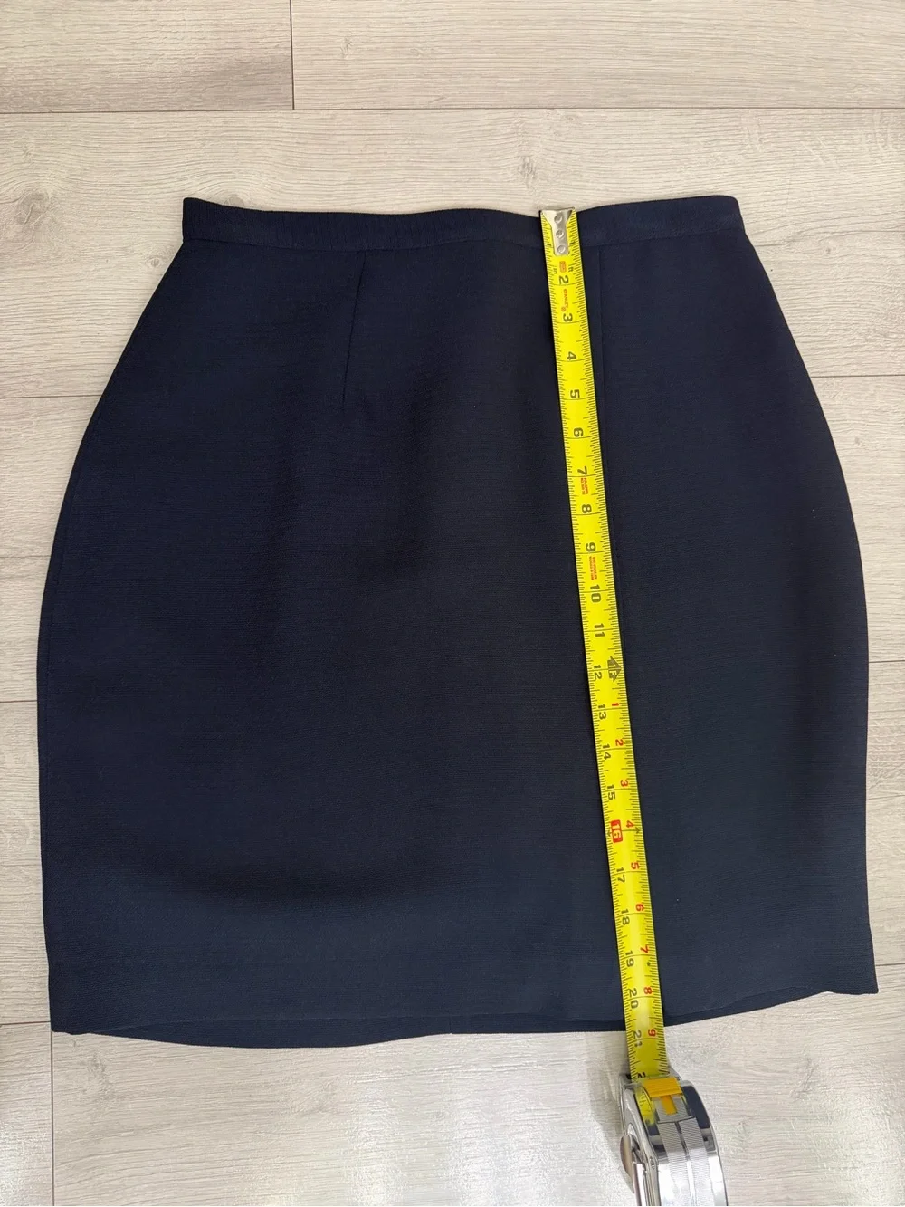 7125 Vintage VTG Classic Navy Women's Mini Skirt - Timeless Workwear Silk